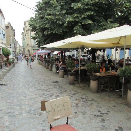 Studio Typique Et Cosy Climatise. Arles Exterior photo